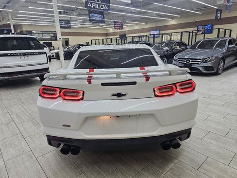 Used 2019 Chevrolet Camaro SS RWD image 7
