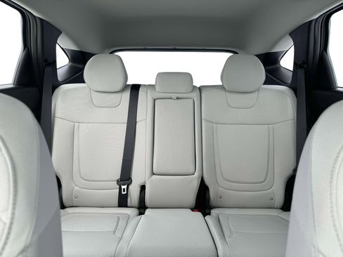 New 2025 Hyundai Tucson SE image 16