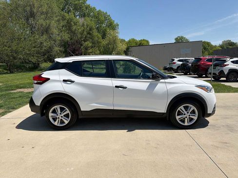 Used 2020 Nissan Kicks S FWD image 7