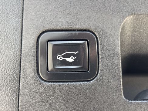 Used 2018 Cadillac XT5 FWD image 9