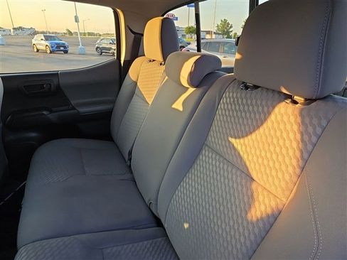 Used 2022 Toyota Tacoma SR image 22
