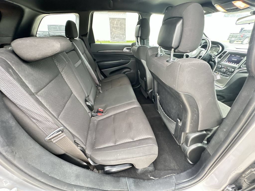 Used 2021 Jeep Grand Cherokee Laredo RWD image 25