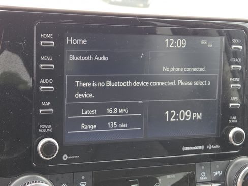 Used 2022 Toyota Highlander LE AWD/4WD image 3