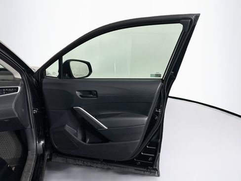 Used 2024 Toyota Corolla Cross LE image 33