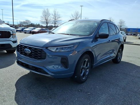 Used 2024 Ford Escape ST-Line image 3