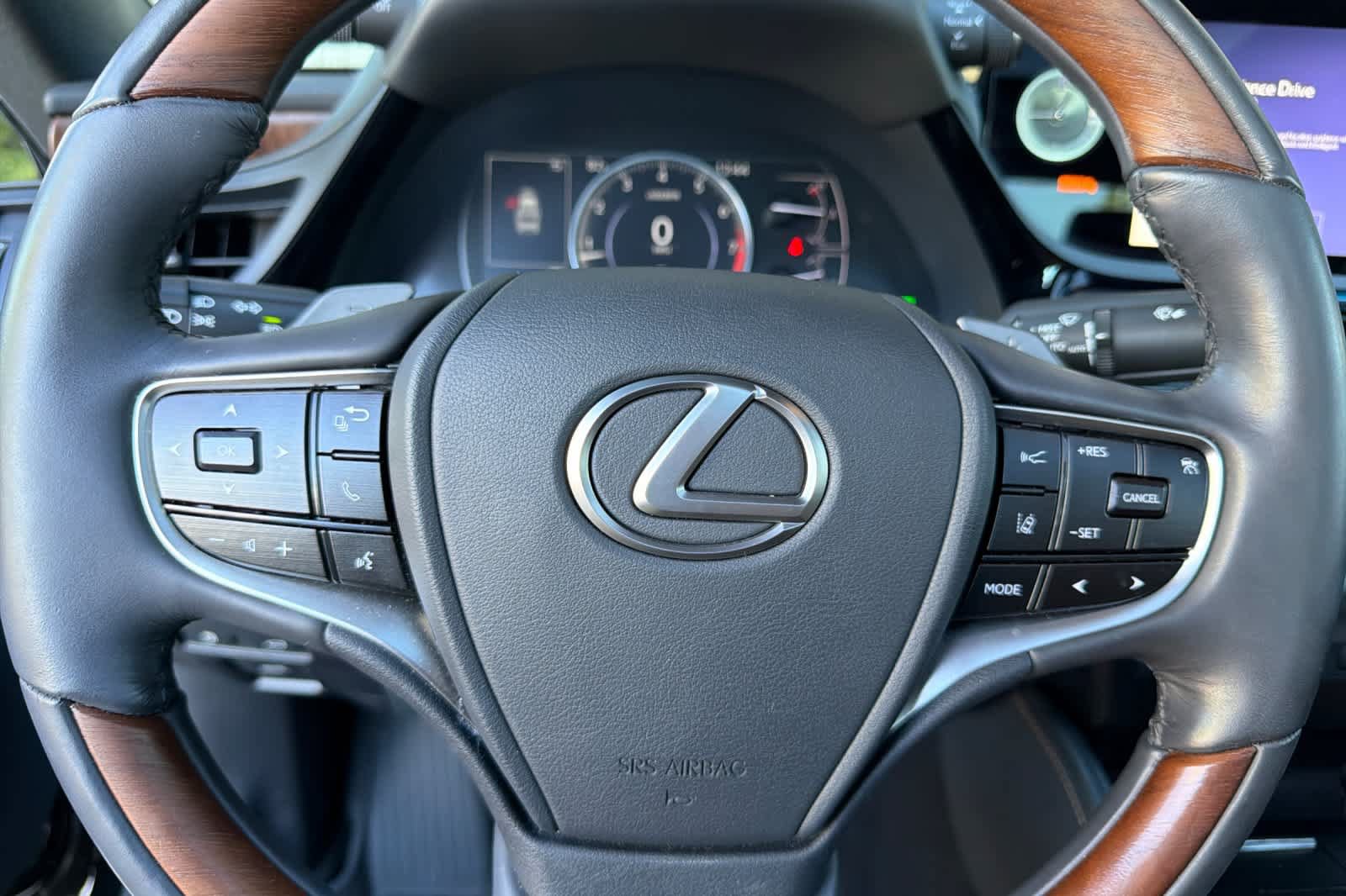Used 2024 Lexus ES 350 w/ Accessory Package (Z2) FWD image 24