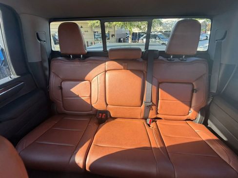 Used 2024 Chevrolet Silverado 2500 LT AWD/4WD image 12