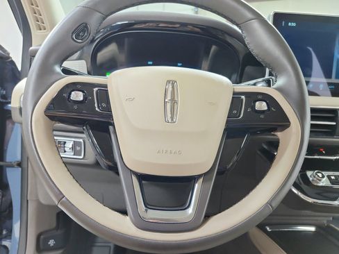 Used 2023 Lincoln Corsair AWD w/ Equipment Group 101A image 23