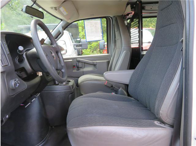 Used 2018 GMC Savana 2500 w/ Driver Convenience Package RWD image 3