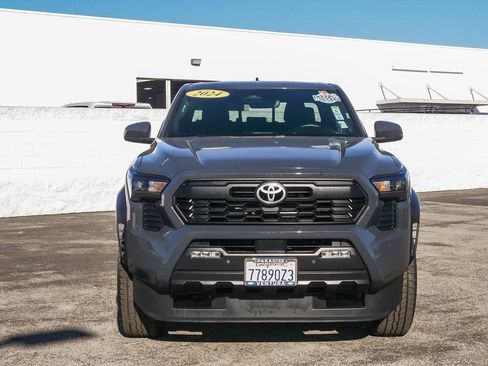 Used 2024 Toyota Tacoma TRD Off-Road image 2