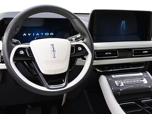 New 2026 Lincoln Aviator Black Label w/ Jet Appearance Package image 12