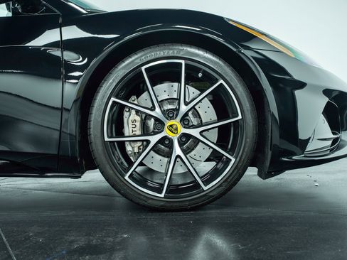 New 2025 Lotus Emira image 6