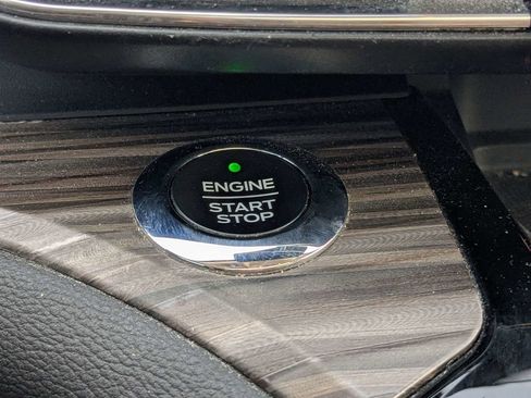 Used 2021 Ford Explorer Limited w/ Equipment Group 301A AWD/4WD image 19
