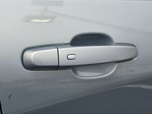 Used 2022 Chevrolet Equinox LT FWD image 17