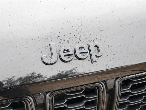 Used 2024 Jeep Grand Cherokee L Laredo image 11