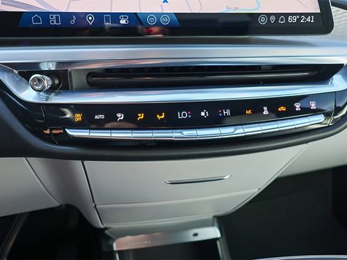 Used 2024 Cadillac Lyriq Sport image 20