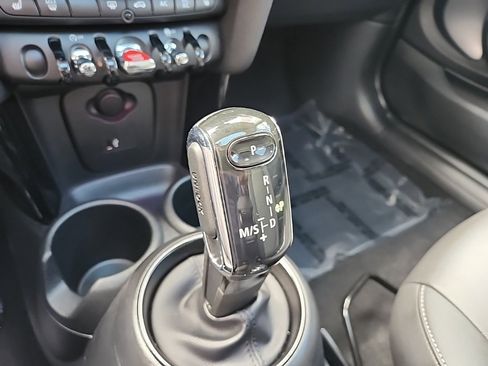 Used 2024 MINI Cooper 2-Door Hardtop image 30