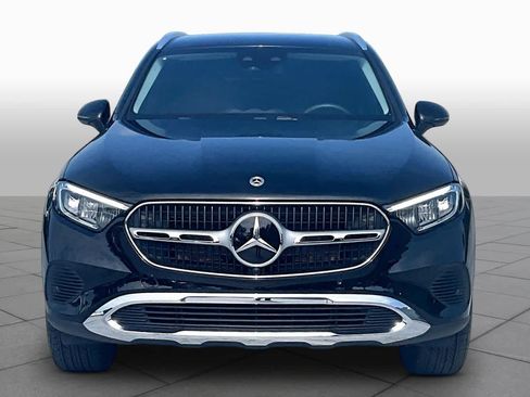 Used 2025 Mercedes-Benz GLC 350e 4MATIC w/ Driver Assistance Package image 4