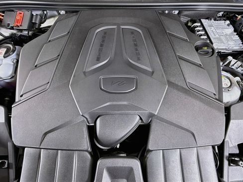 Certified 2026 Porsche Cayenne E-Hybrid Coupe AWD/4WD image 30