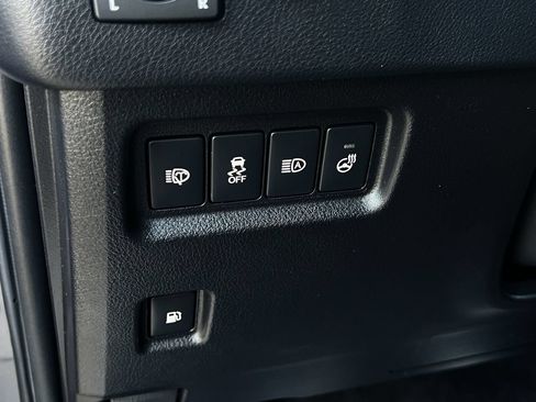 Used 2023 Lexus GX 460 Premium w/ Accessory Package AWD/4WD image 13