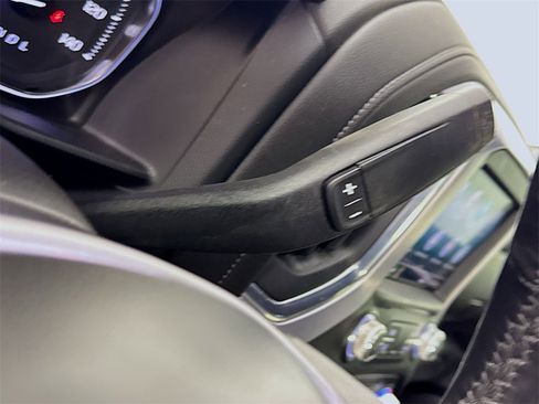 Used 2020 GMC Sierra 1500 SLE w/ SLE Value Package image 17