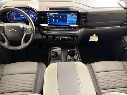 Used 2025 Chevrolet Silverado 1500 ZR2 w/ Technology Package image 38