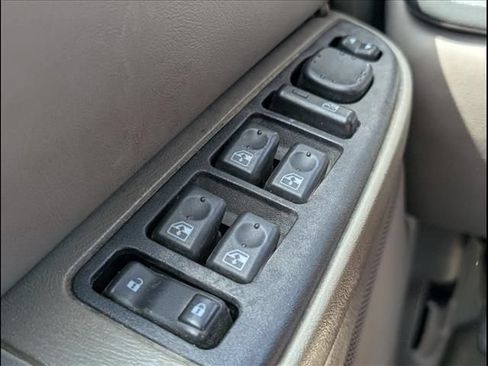 Used 2005 Chevrolet Tahoe 2WD image 17