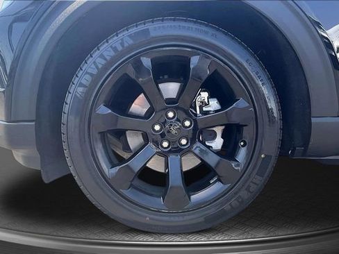 Used 2023 Ford Explorer ST-Line w/ Class IV Trailer Tow Package RWD image 9