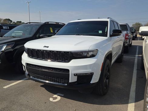 Used 2023 Jeep Grand Cherokee L Limited w/ Luxury Tech Group II image 1