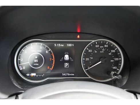 Used 2018 Nissan Kicks SV FWD image 16