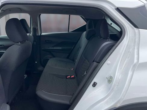 Used 2022 Nissan Kicks S FWD image 13