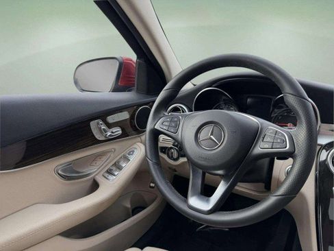 Used 2018 Mercedes-Benz C 300 4MATIC Sedan image 11