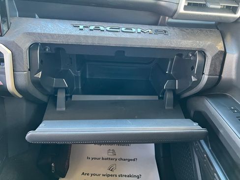 Used 2025 Toyota Tacoma Limited image 26