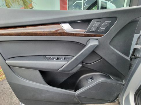 Used 2019 Audi Q5 2.0T Premium w/ Convenience Package AWD/4WD image 18