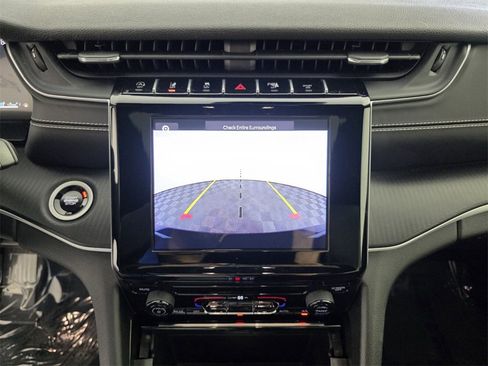 Certified 2024 Jeep Grand Cherokee Laredo X image 23