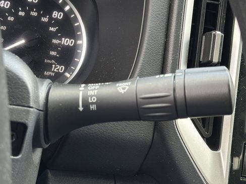 Used 2025 Nissan Frontier SV RWD image 12