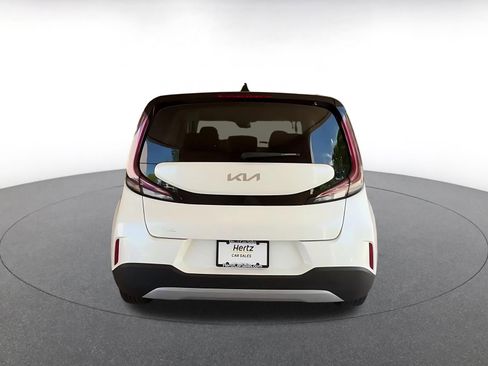 Used 2025 Kia Soul LX w/ LX Technology Package FWD image 12