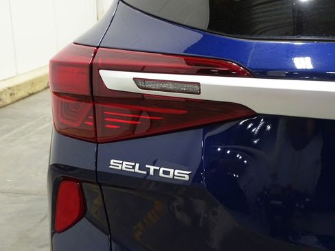 Used 2022 Kia Seltos SX image 45