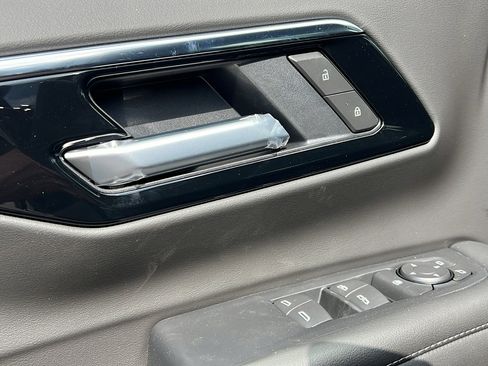 New 2025 Chevrolet Tahoe LS image 19