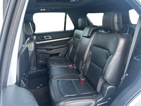 Used 2018 Ford Explorer XLT w/ Equipment Group 202A image 43