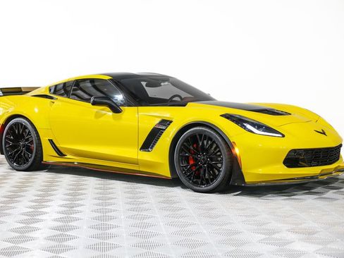 Used 2016 Chevrolet Corvette Z06 w/ 3LZ Preferred Equipment Group RWD image 4