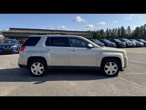 Used 2011 GMC Terrain SLE w/ Convenience Package AWD/4WD image 4