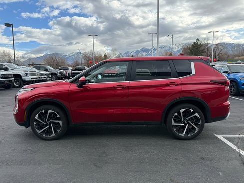 Used 2024 Mitsubishi Outlander SE image 4