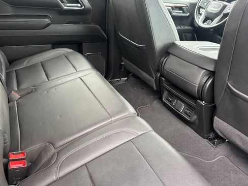 Used 2025 GMC Sierra 1500 SLT image 18