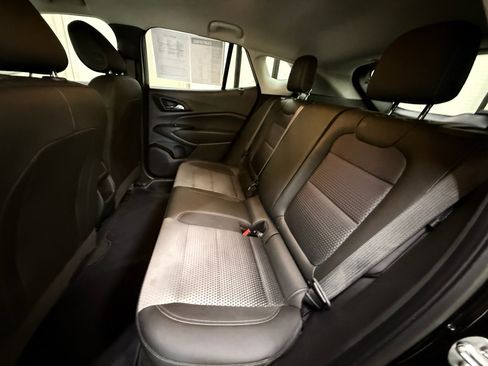 Certified 2025 Chevrolet Trax LT w/ LT Convenience Package FWD image 20