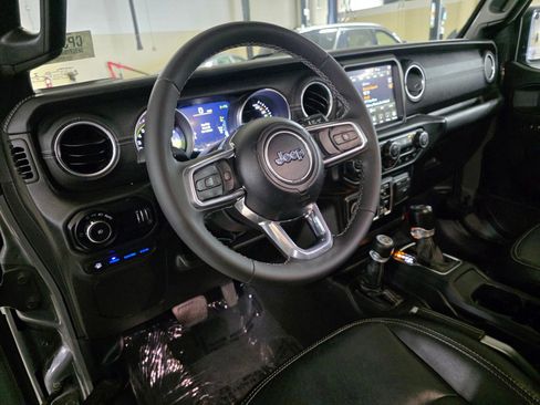 Used 2023 Jeep Wrangler Unlimited Sahara w/ Safety Group AWD/4WD image 25