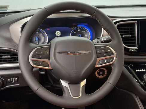 New 2026 Chrysler Pacifica Pinnacle image 28