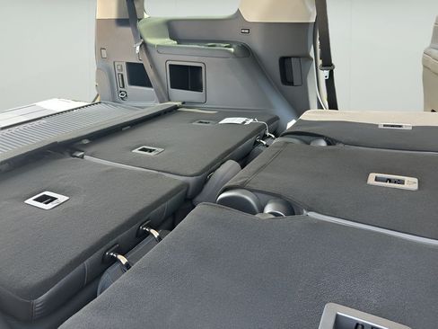 New 2025 Ford Expedition Active AWD/4WD image 33