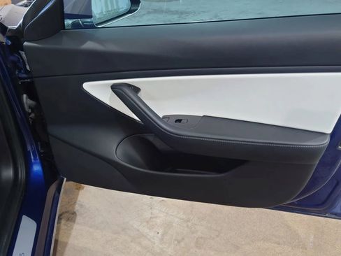 Used 2018 Tesla Model 3 Performance image 11