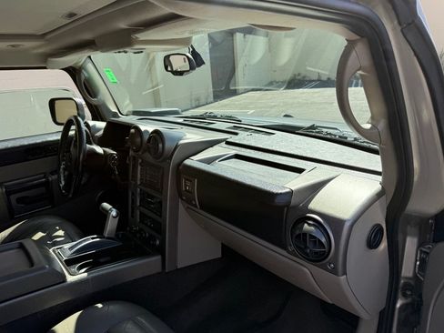 Used 2004 HUMMER H2 w/ Preferred Equipment Group AWD/4WD image 18